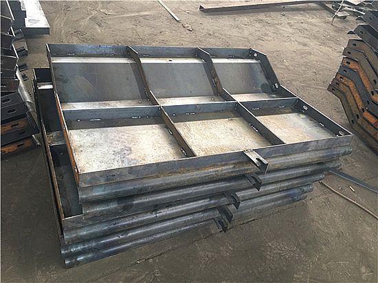 公路防撞墻模具主要技術(shù)特點