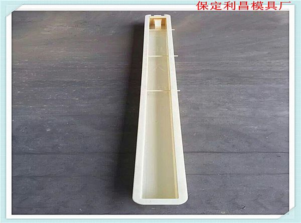 立柱模具_鐵絲網立柱模具介紹