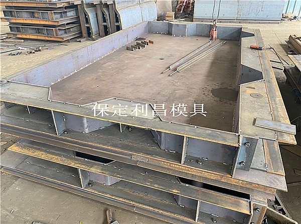 裝配式道路板模具的技術(shù)支持