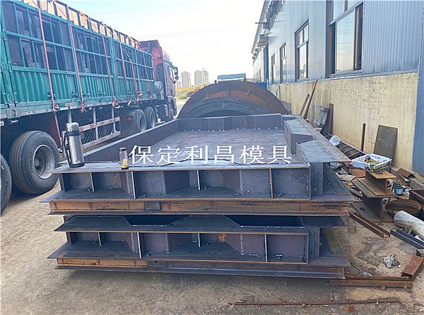 裝配式路面板模具的詳細介紹