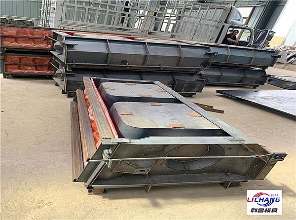 階梯型生態(tài)護坡模具