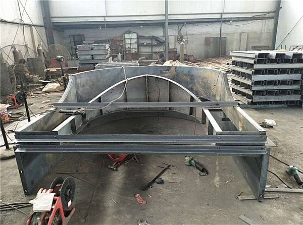 收費(fèi)站安全島模具 原來是這樣的！