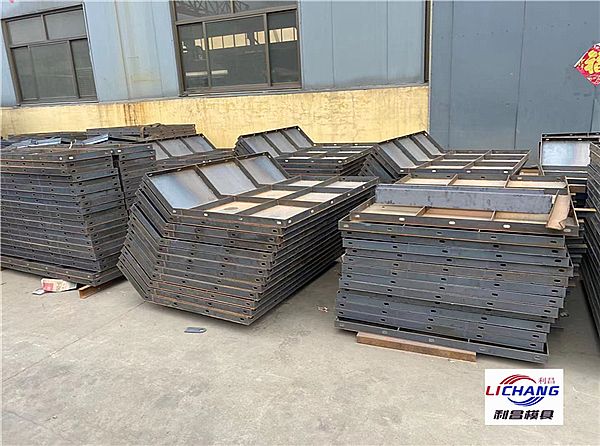 防撞墻模具 你想了解的技術(shù)知識(shí)