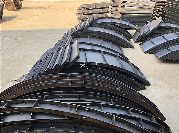 拱形骨架護(hù)坡模板_規(guī)格和制作工藝